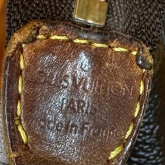 Louis Vuitton Pochette Vintage Brown Monogram leather Shoulder bag 

Offers - Picture 11 of 14